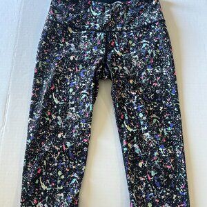 Victoria's Secret VSX black abstract capri leggings, small